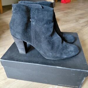 Chic Black Suede Heeled Boots